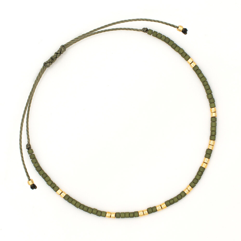 Zartes Armband mit olivgrünen und goldenen Miyuki Perlen