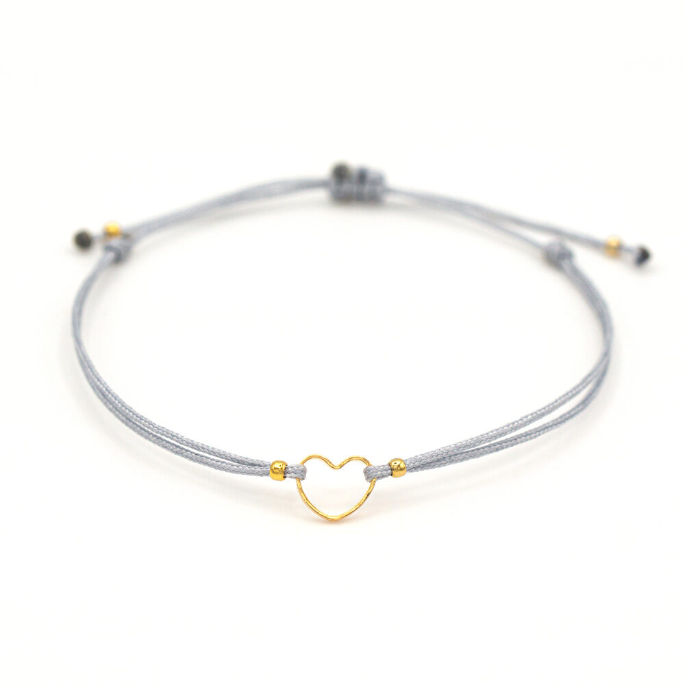 Hellgraues Armband mit kleinem goldenen Herz
