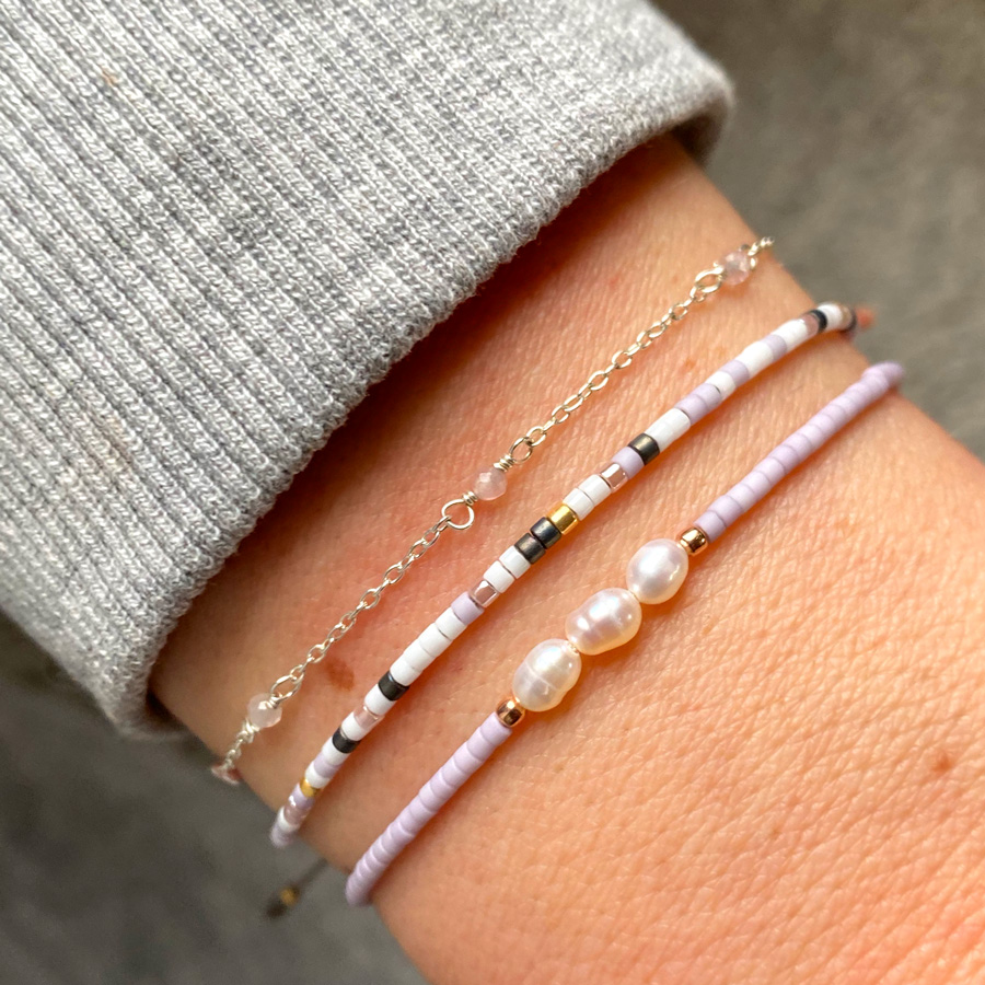 lavender-vibes-delicate-pearls-rosy-gemstone-armband-elajustudio