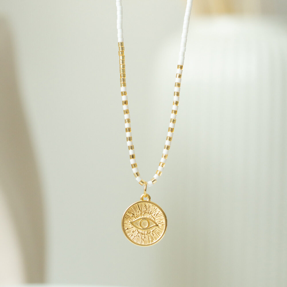 Halskette mit Evil Eye Anhänger und Miyuki Perlen in Weiß und Gold