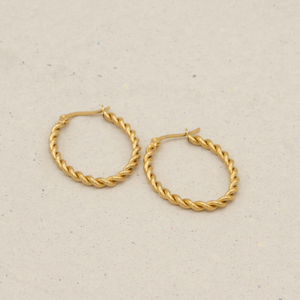 Gedrehte Creolen in Gold