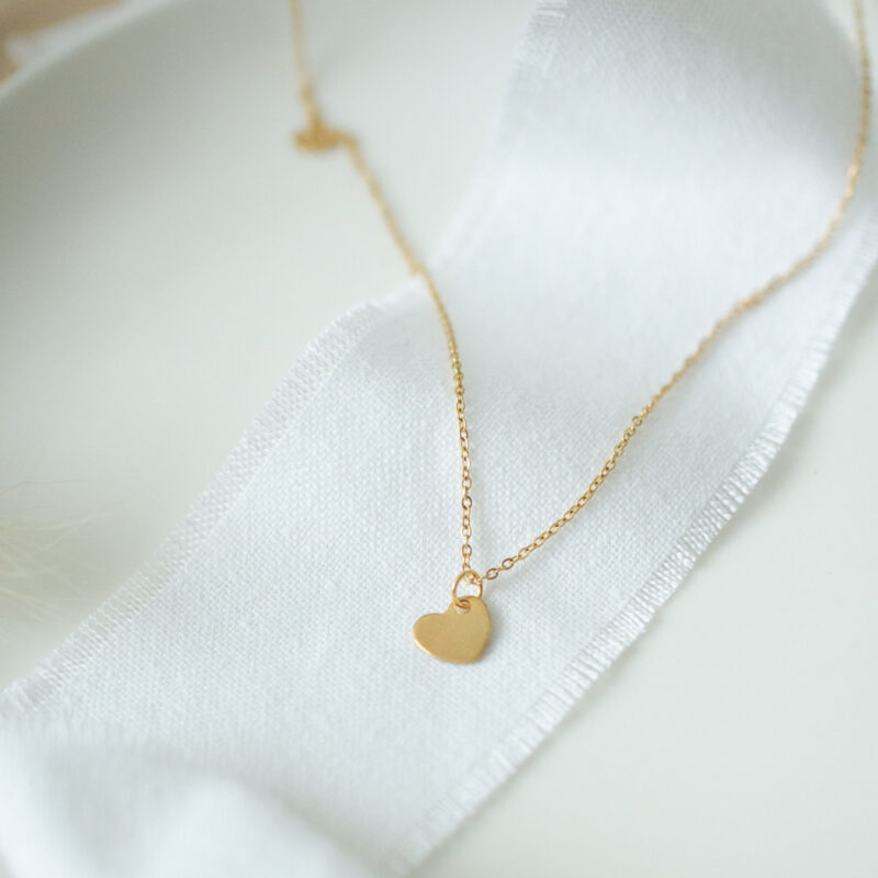 Goldene Gliederkette mit Herz Charm