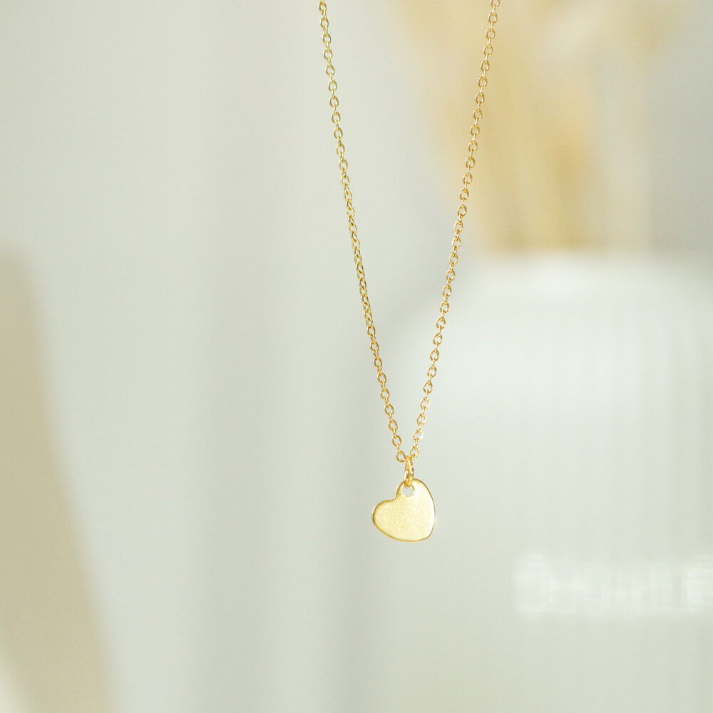 Goldene Gliederkette mit Herz Charm