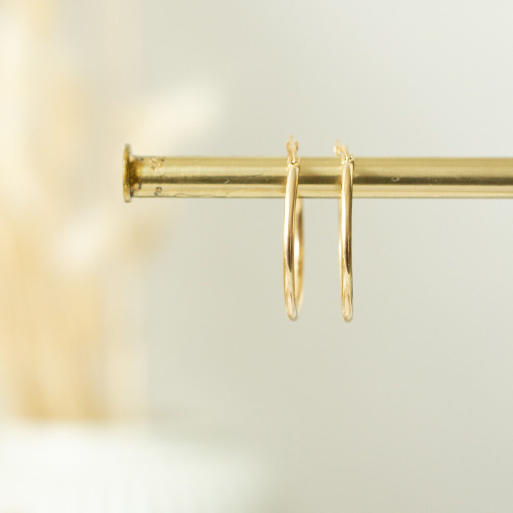 Goldene Hoops groß
