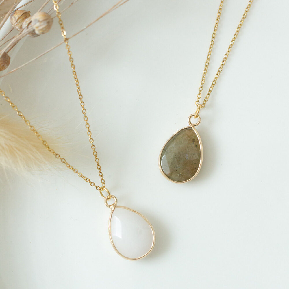 Gliederkette mit Naturstein Anhänger in Weiß und Braun Tropfenform