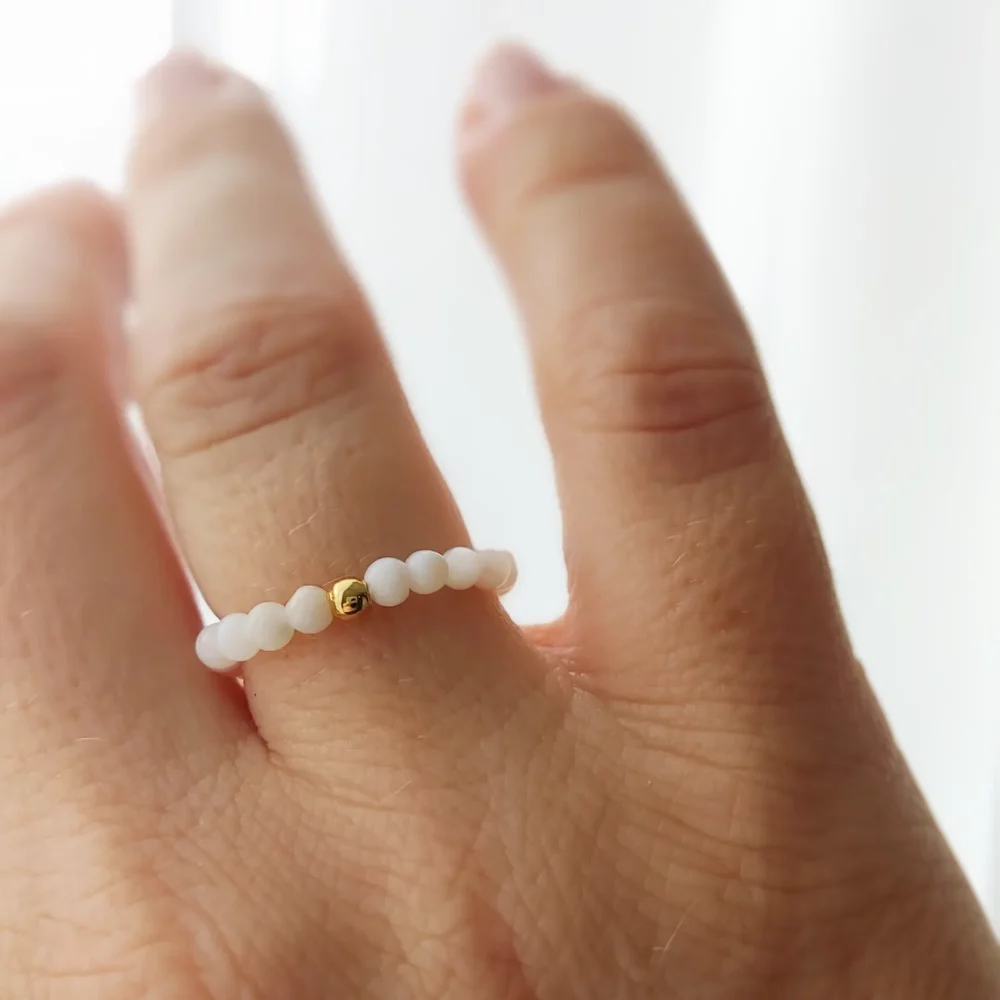 White Shell Ring – Bild 3